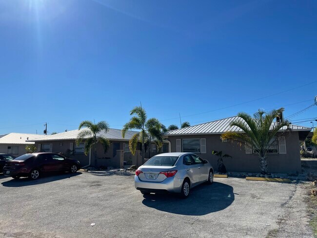 Building Photo - 16890 Carmen Ave