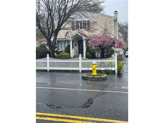 Primary Photo - 309 Arnold Ave