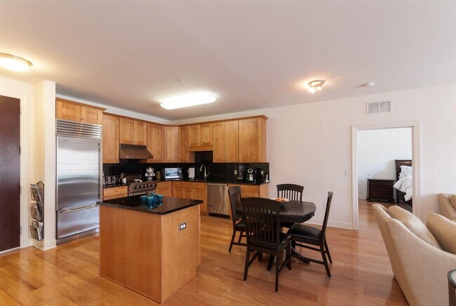 Building Photo - 20 Ave at Port Imperial Dr