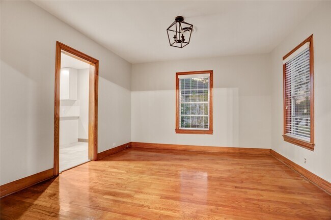 Foto del edificio - 806 Sue St