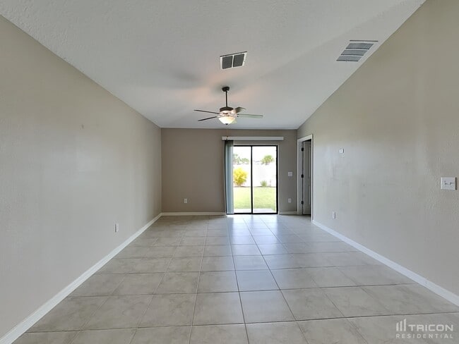 Foto del edificio - 5206 White Chicory Dr