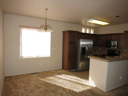 Building Photo - Beautiful condo with modern comforts!!