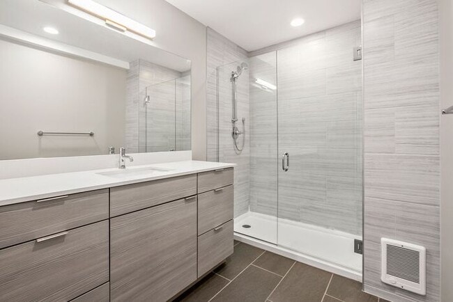 Building Photo - Stunning Brand New Green Lake Townhome!