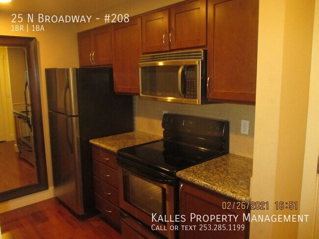 Building Photo - **$200 Move In Special**Beautiful Stadium ...