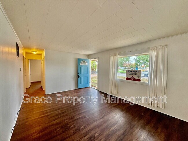 Building Photo - 6028 Forest Dr