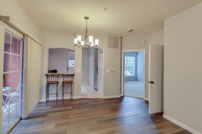 Building Photo - 107 Vista Verdi Cir
