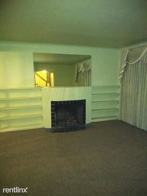 Building Photo - 4 br, 1.5 bath House - 19330 Littlefield St