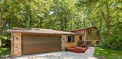 Building Photo - 6218 Sturgeon Creek Pkwy
