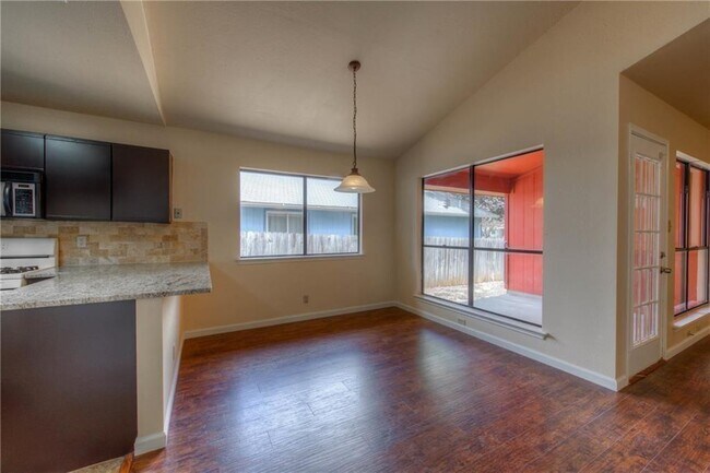 Foto del edificio - 612 Brookside Pass