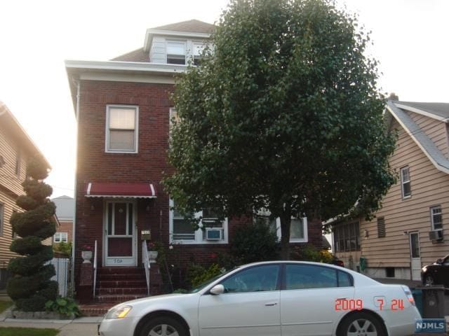 Primary Photo - 709 4th St