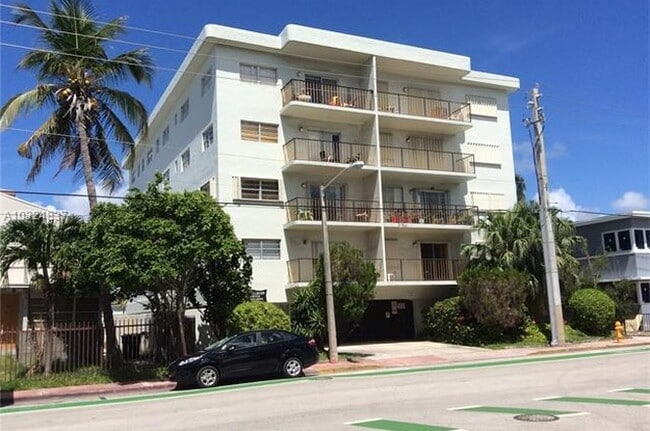 Streetview - 8250 Byron Ave
