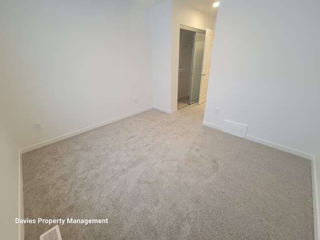 Photo du bâtiment - 1209 Keswick Dr SW