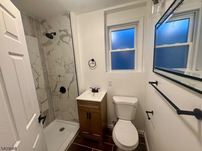 Foto del edificio - 107 Fulton Ave