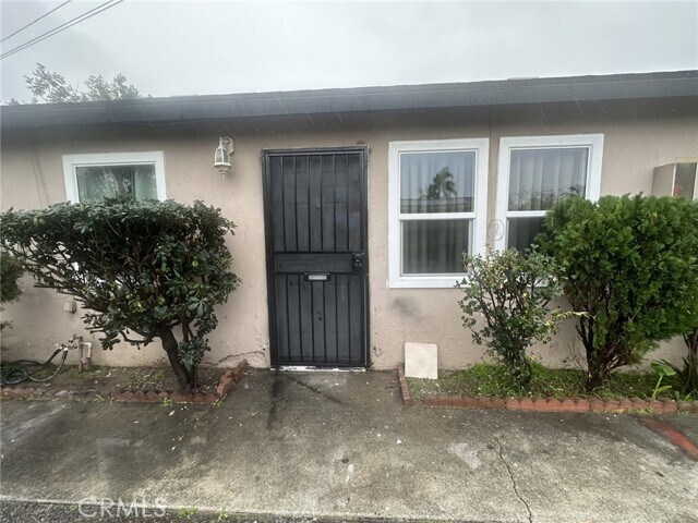 Primary Photo - 9215 Oleander Ave