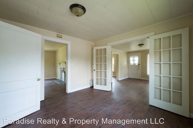Building Photo - 3 br, 2 bath House - 704 N York St.