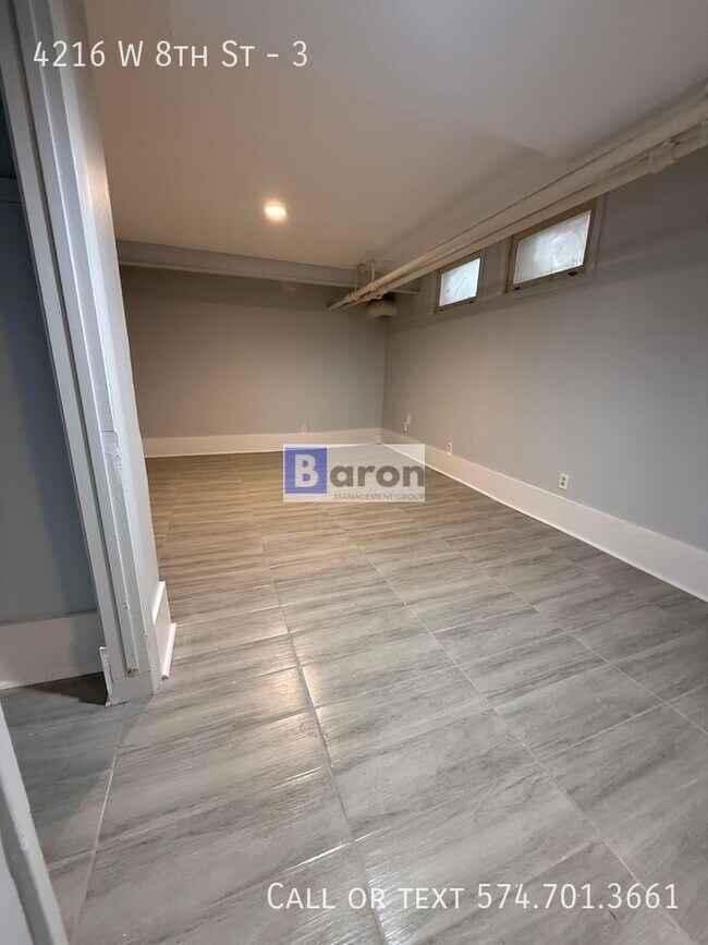 Foto del edificio - 4216 W 8th St