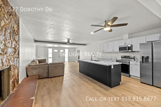 Building Photo - 5527 Dorothy Dr