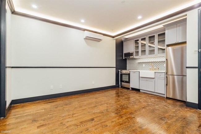 Building Photo - 2 br, 2 bath  - 920 Pacific St