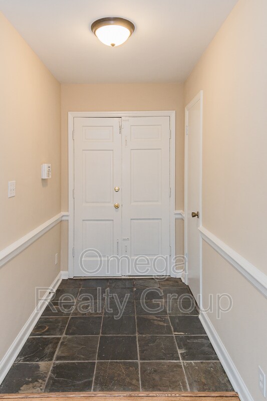 Building Photo - 1861 Gillespie Dr