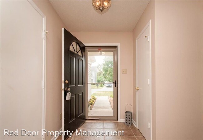 Building Photo - 4 br, 2.5 bath House - 6316 Jakes Place