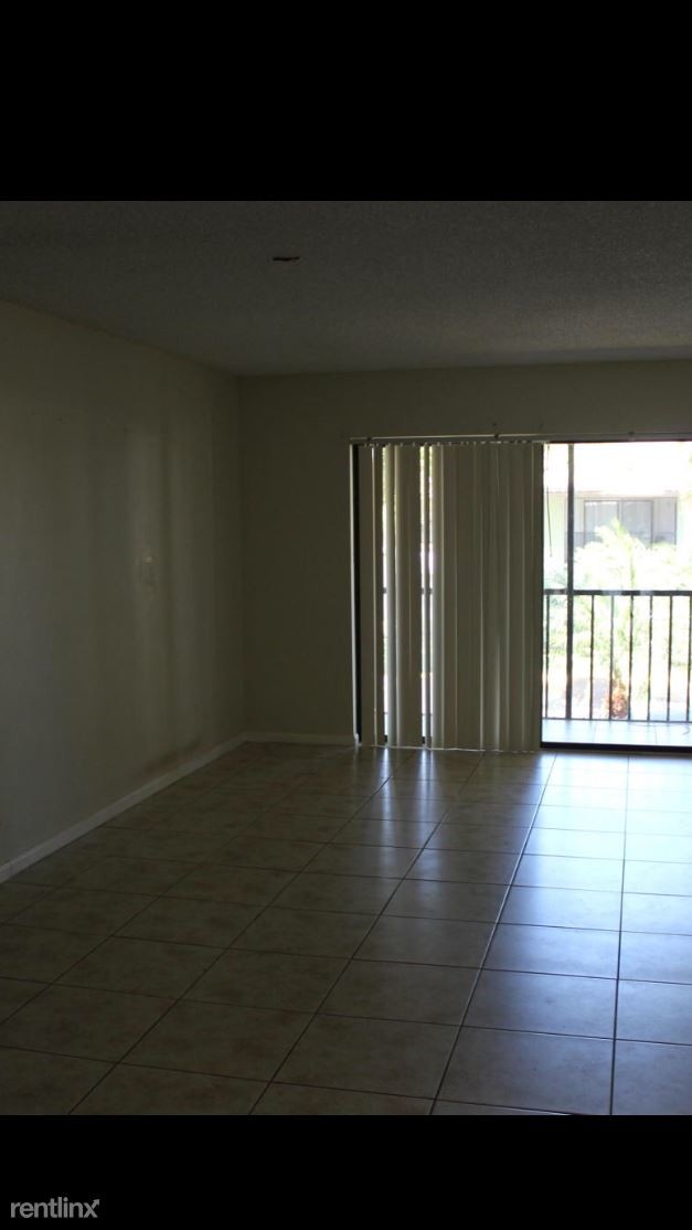 Building Photo - 9810 Pineapple Tree Dr