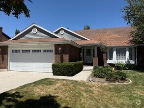 Building Photo - 1453 E Vintry Cir