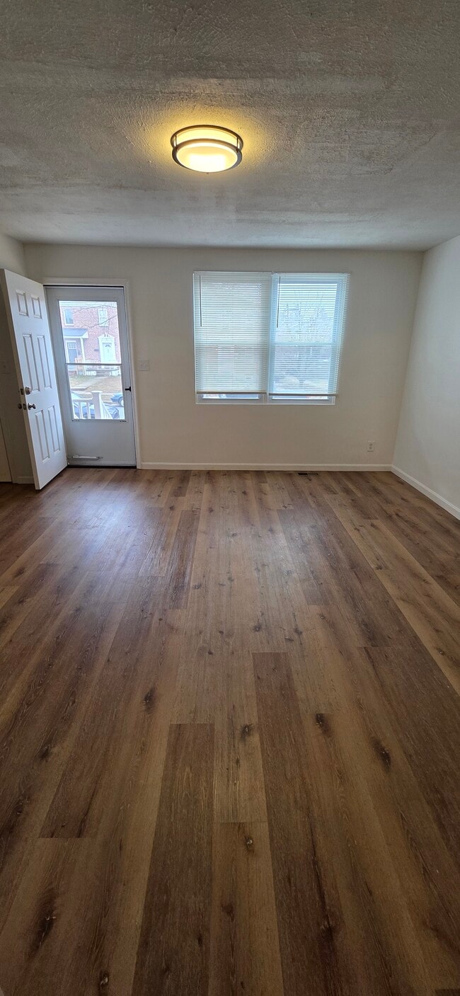 Building Photo - 8558 Willow Oak Rd