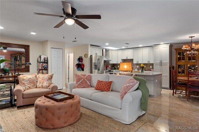 Building Photo - 11482 W Clubview Dr