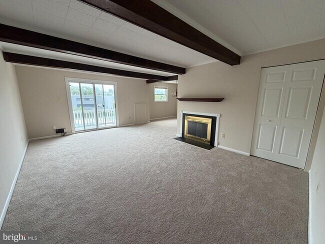 Foto del edificio - 17 Warren Lodge Ct
