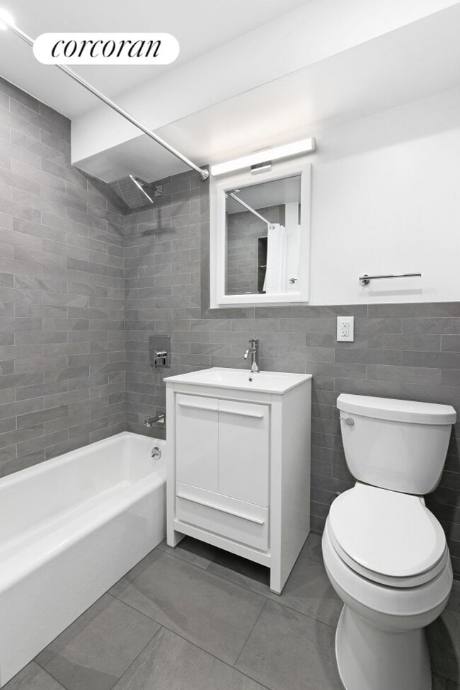 Building Photo - 211 E 53rd St
