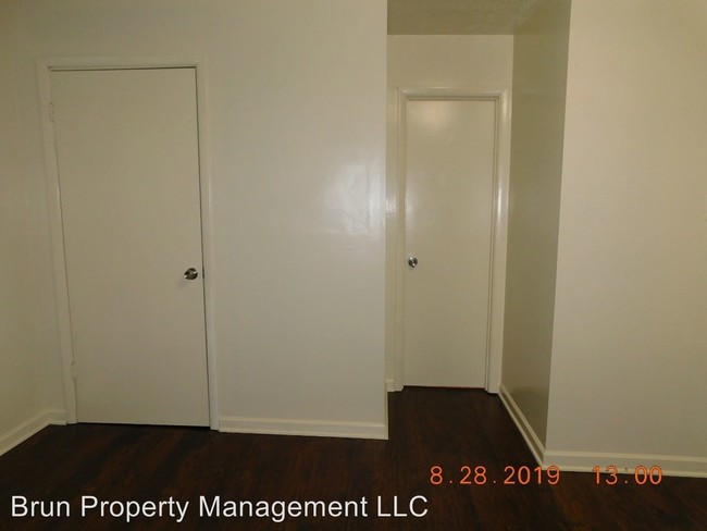 Building Photo - 3216 Garden Dr