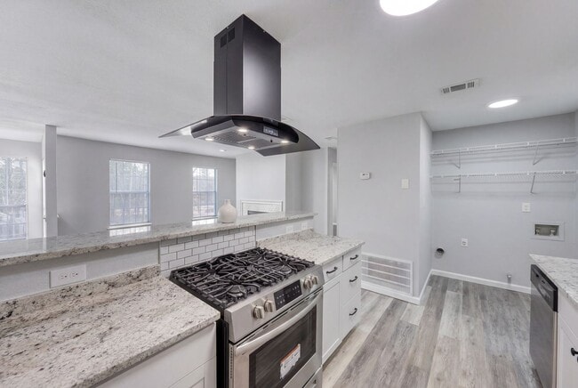 Interior Photo - Anthos at Chase Ridge