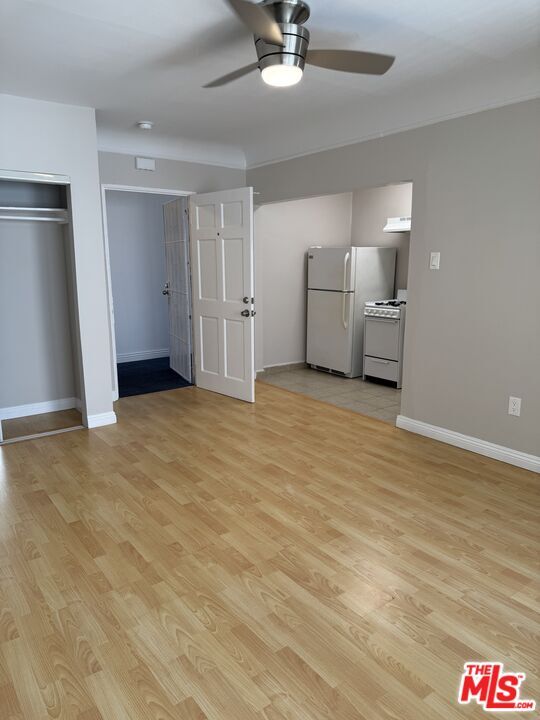 Foto del edificio - 265 S Manhattan Pl