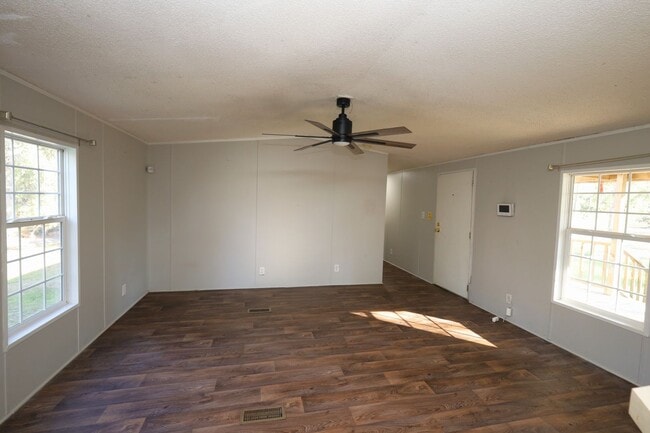 Building Photo - 347 Studstill Rd