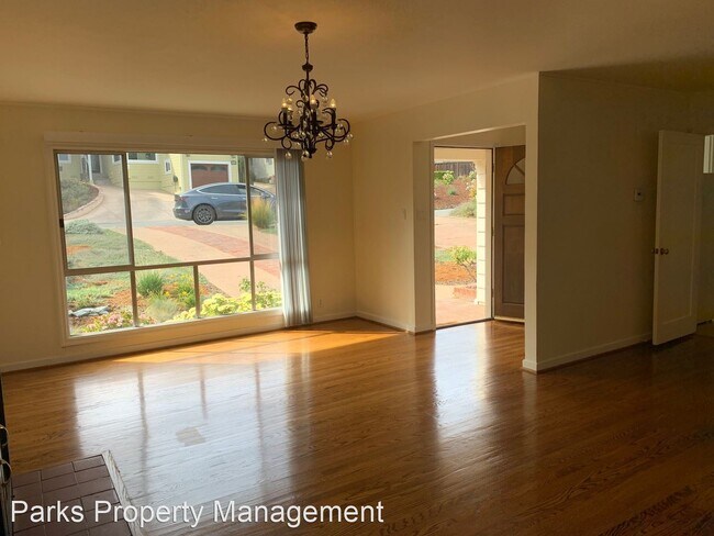 Building Photo - 3 br, 2 bath House - 740 Santa Margarita Ave.