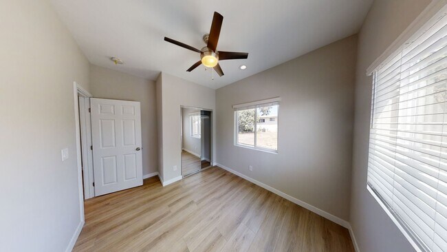 Foto del edificio - 5171 La Dorna St