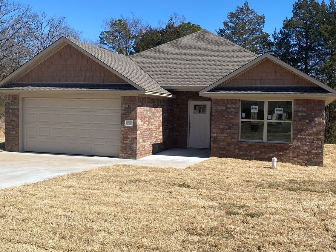 715 S Quincy Ave, Russellville, AR 72802 House Rental in Russellville
