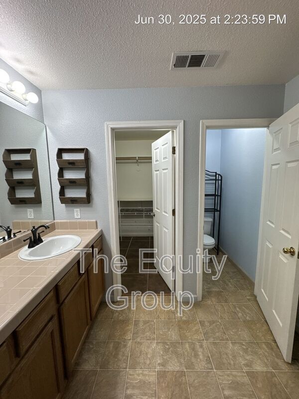 Foto del edificio - 3603 N Minden Ct