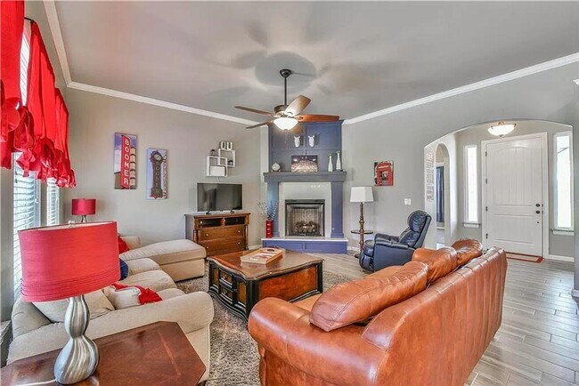 Foto del edificio - Stunning 4 Bed, 3 (Full) Bath in Norman