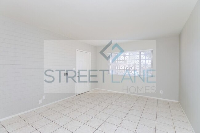Building Photo - REDUCED!