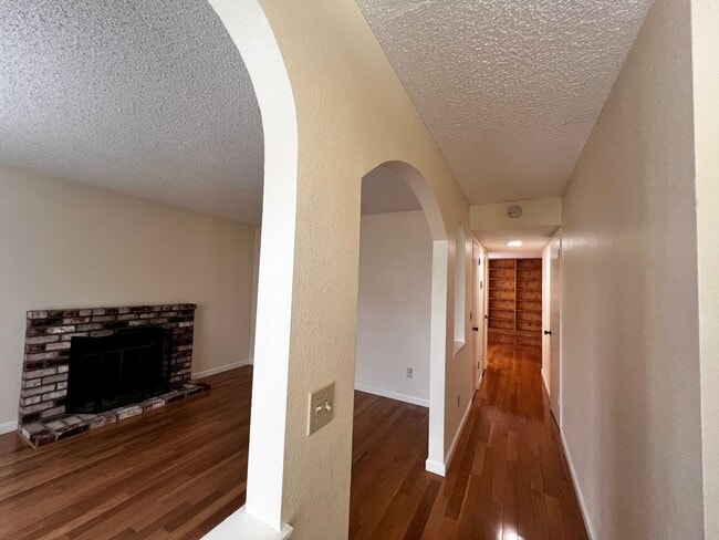 Foto del edificio - Spacious 3 bedroom 1.5 bath