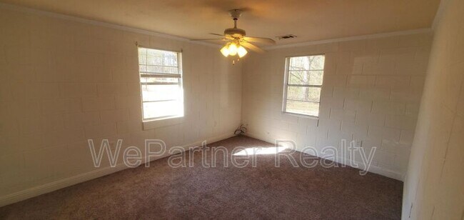 Building Photo - 271 Rehoboth Rd