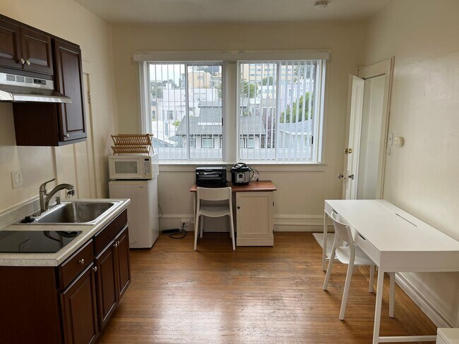 Foto del edificio - Cool Pad Near USF with Fantastic City View...