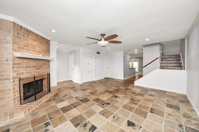 Building Photo - 2588 Bering Dr