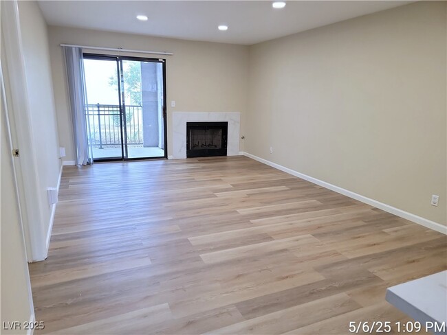 Building Photo - 2815 Blue Bonnet Dr