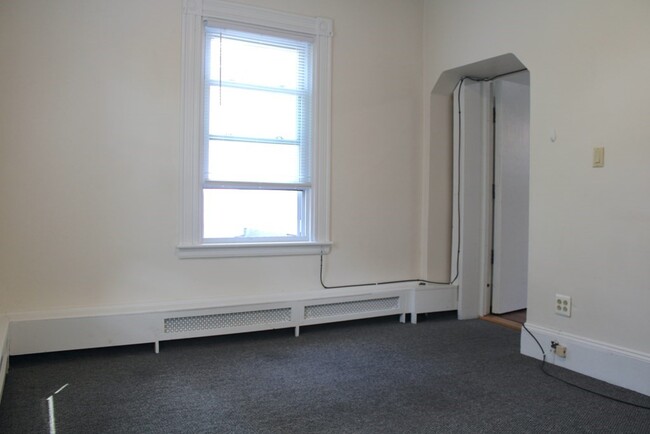 Building Photo - 22 Saint James Ave