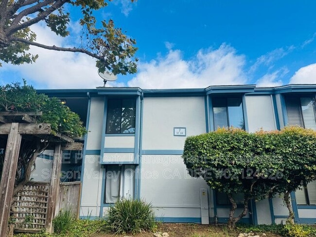 Building Photo - 1925 46th Ave