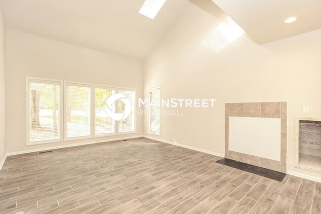 Foto del edificio - 3 Bedroom Pet-Friendly Home in HERMITAGE, TN with Main Street Renewal