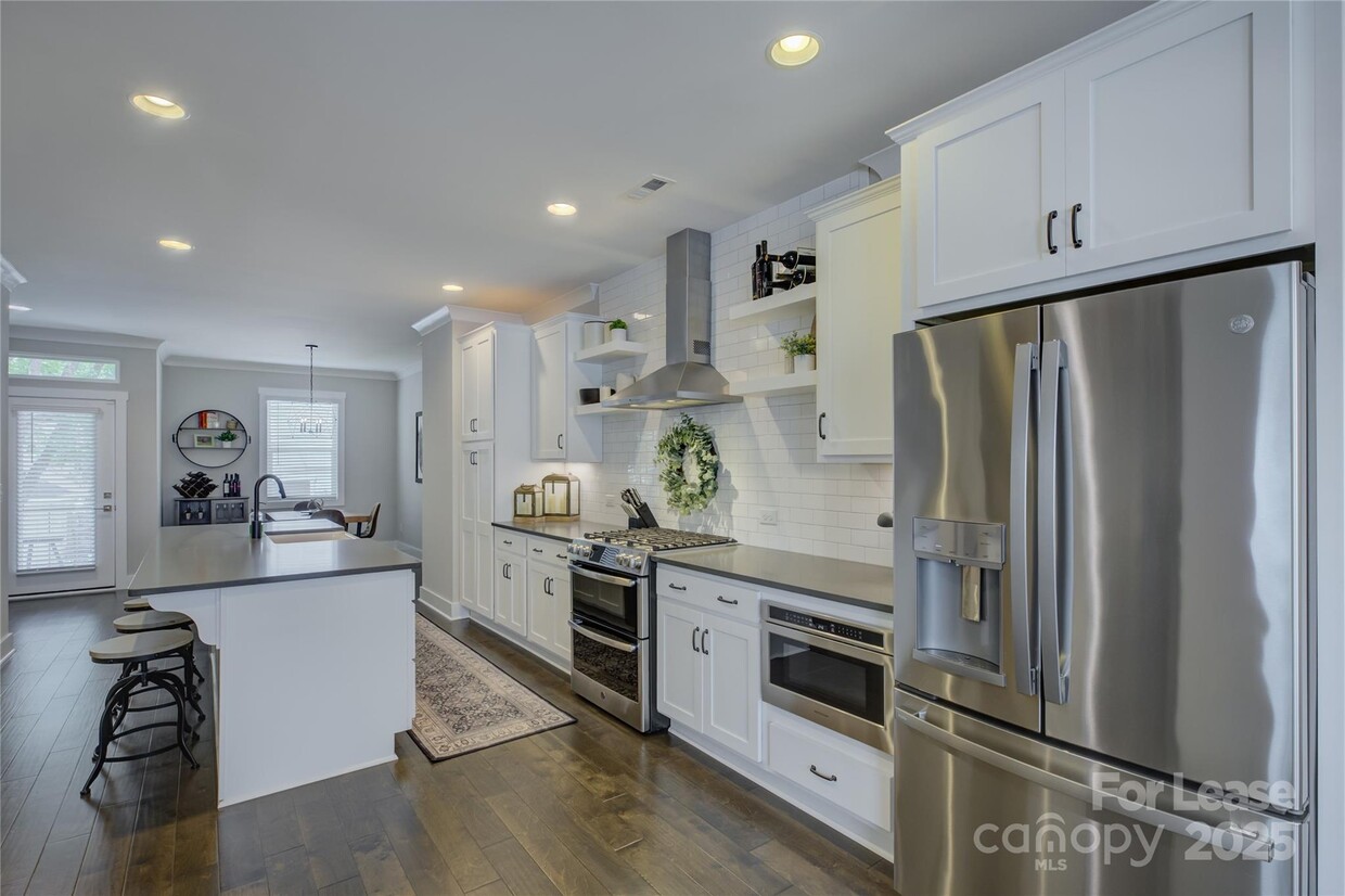 Foto principal - 1613 Chatham Ave