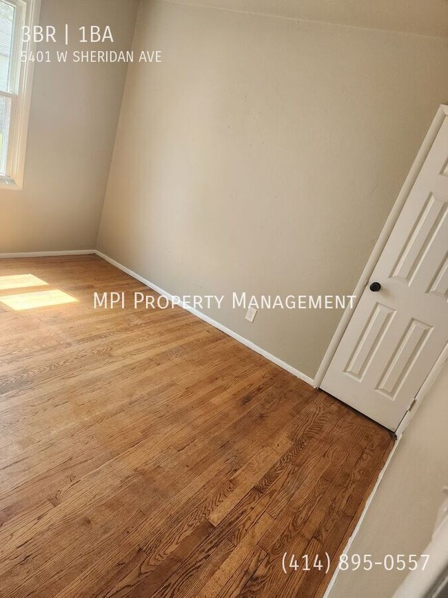 Building Photo - 5401 W Sheridan Ave
